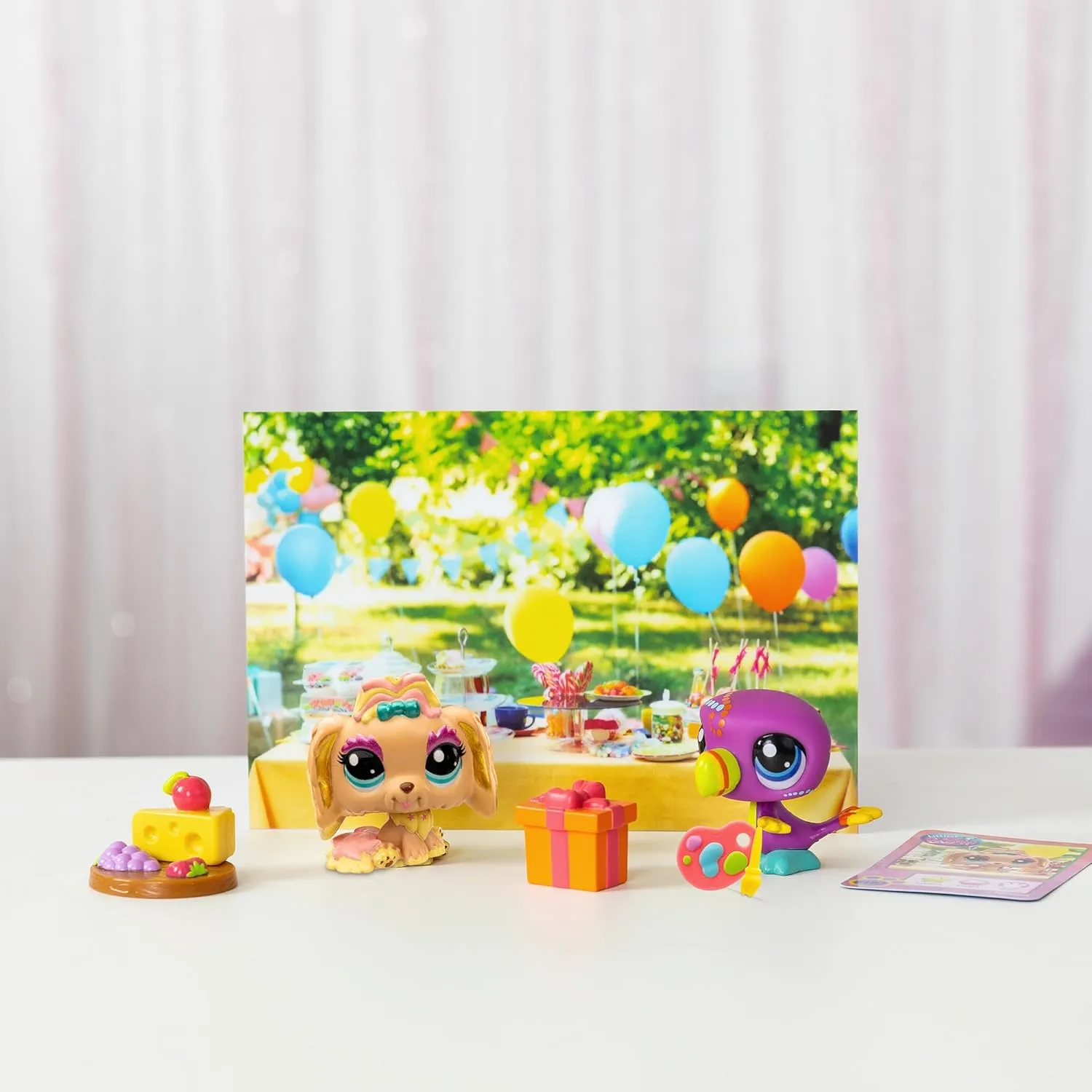 BANDAI Littlest Pet Shop Series 2 Petfluencer Garden Party | Petfluencer Set Has 2 LPS Mini Pet Toys 4 Accessories 1 Backdrop 1 Collector Card and 1 Virtual Code | Collectable Toys for Girls and Boys