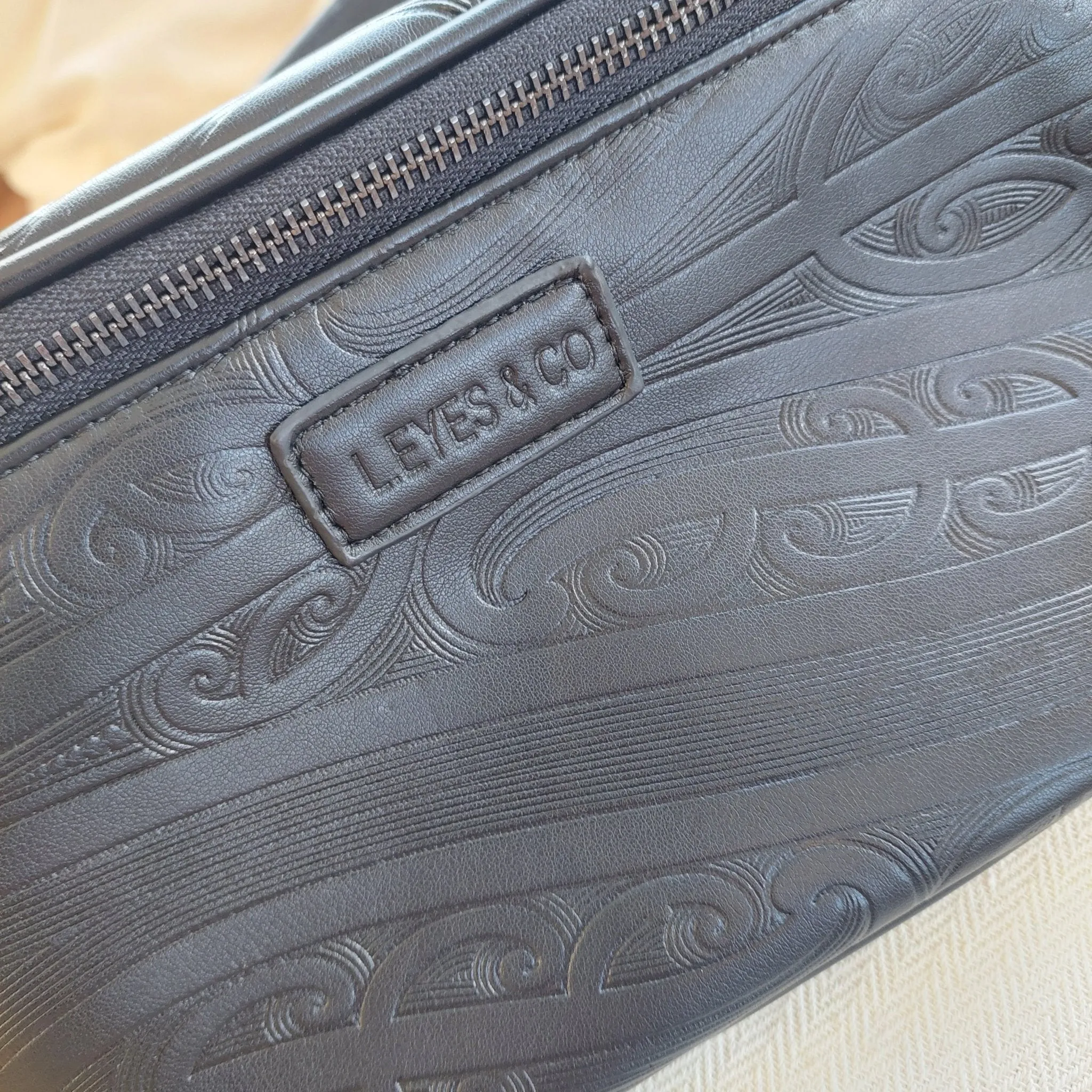 Belt Bag - L Eyes