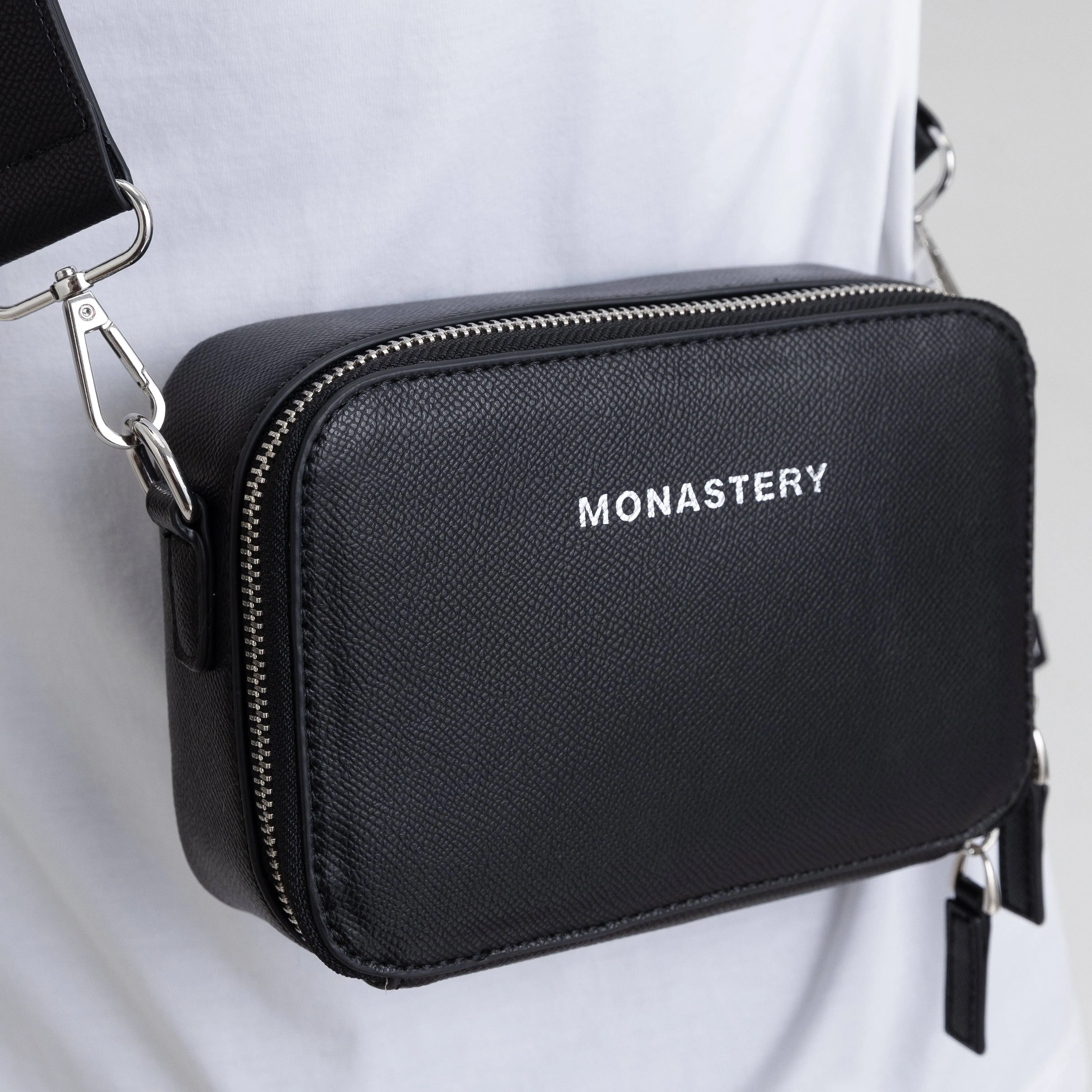 FANNYPACK SHUM BLACK