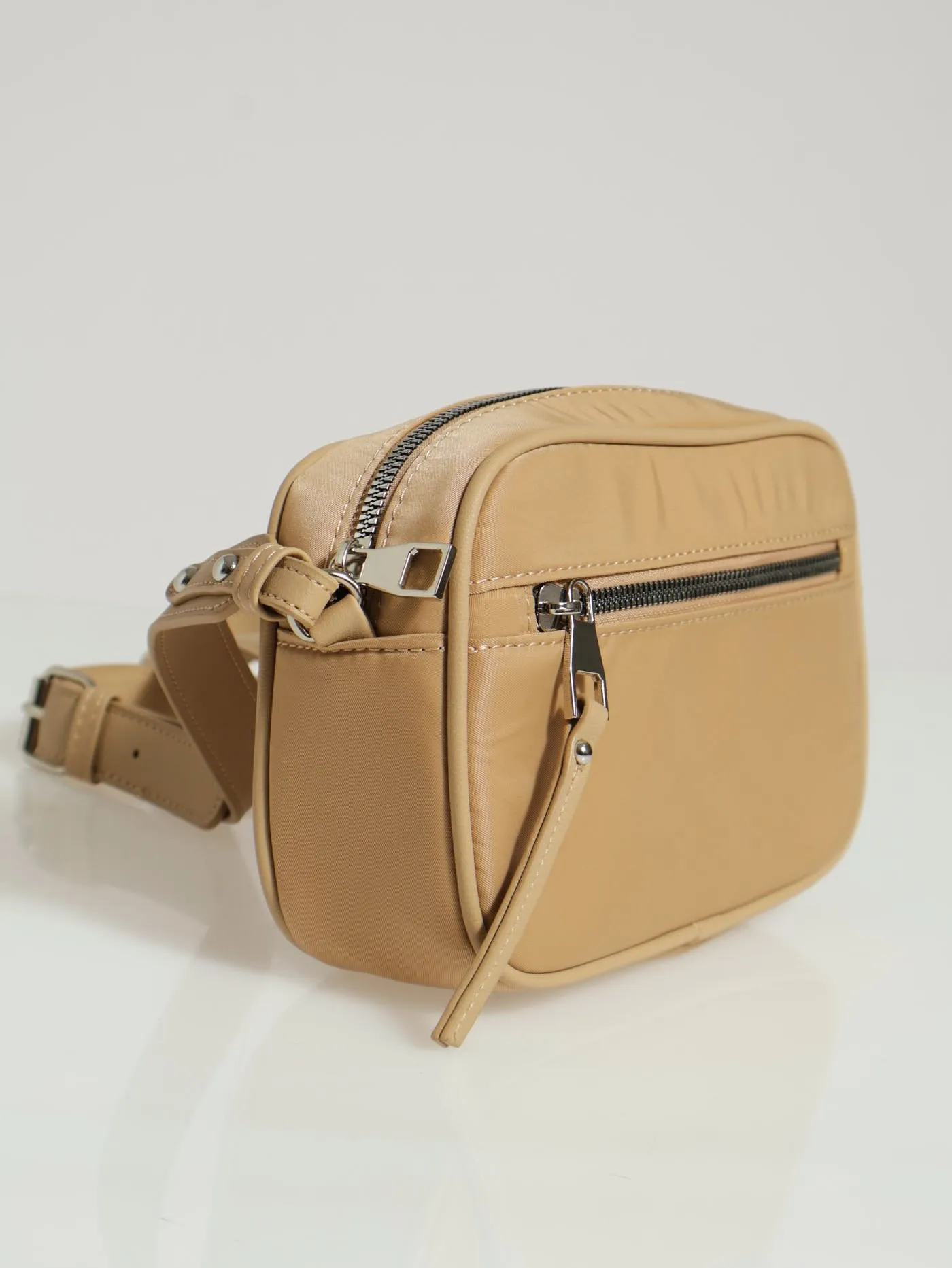 Front Zip Camera Bag - Caramel