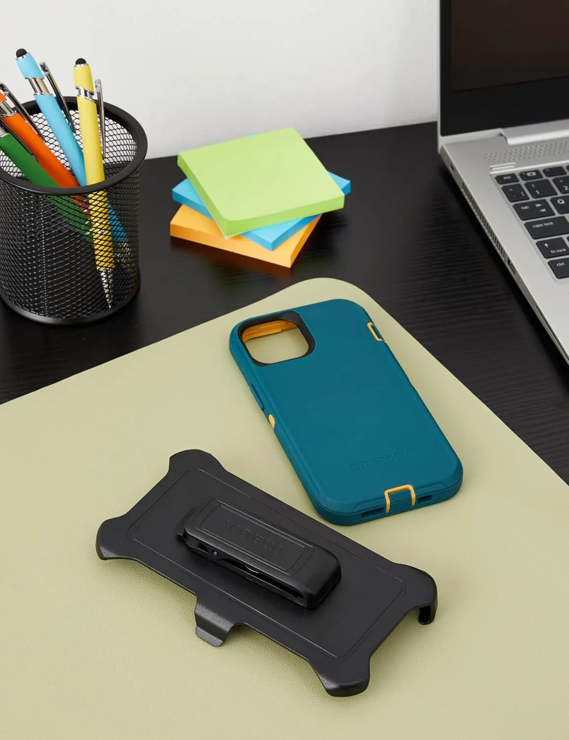 OtterBox Defender Series Series SCREENLESS Edition Case for iPhone 13 (ONLY) - Hunter Green