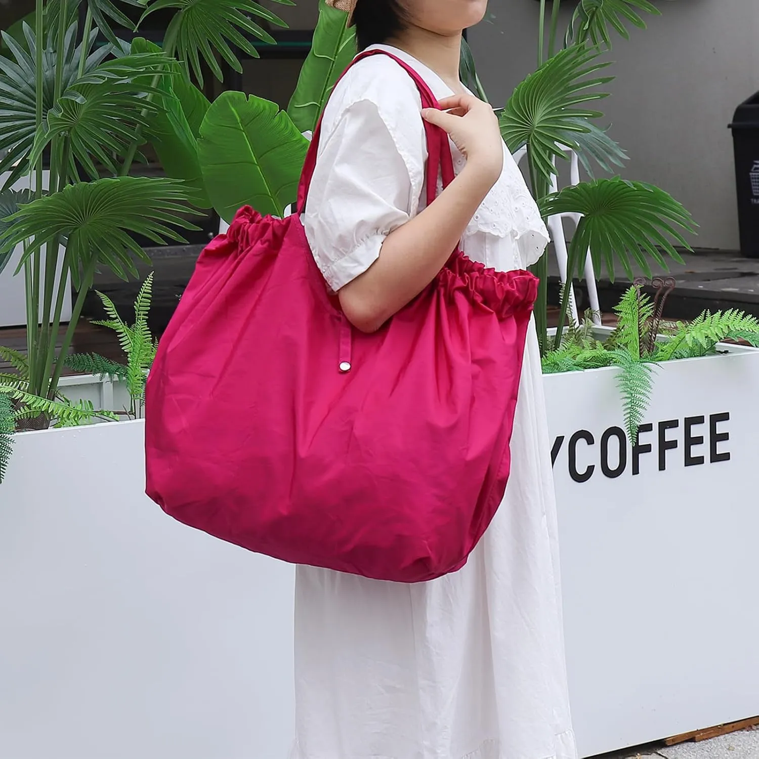 Portable Grocery Tote Bag for Women, Waterproof Shopping Bag for Groceries, Machine Washable Reusable Fashion Cloth Bag for Beach Work Sport (Red)