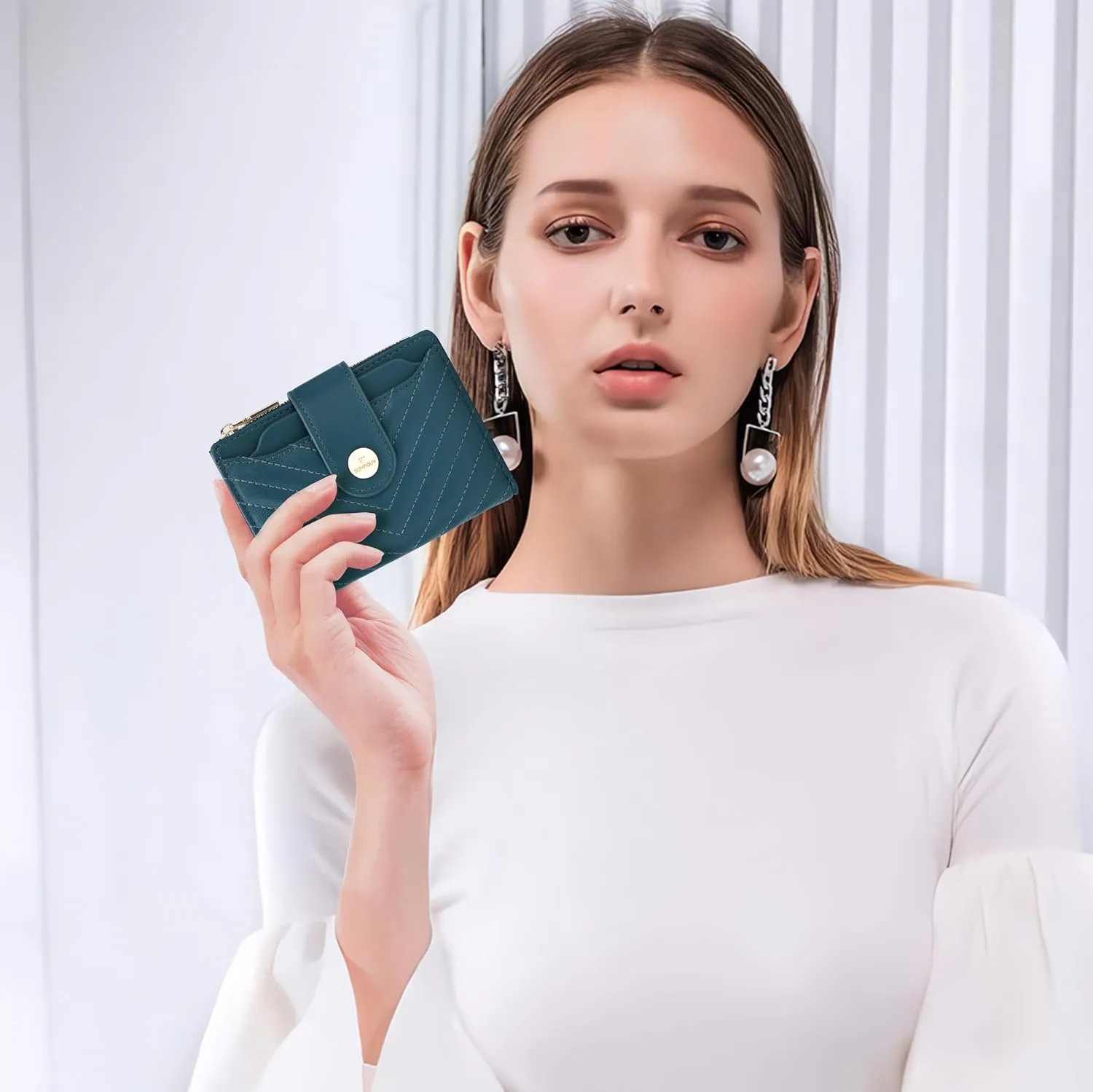 Small Wallet for Women Leather Bifold RFID Blocking Card Holder Wallet Compact Card Wallet Woman with Zipper Coin Pocket (Quilted, Blue-green)