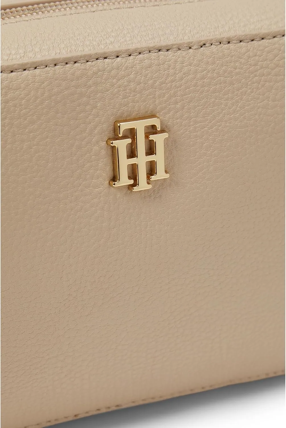 Tommy Hilfiger Women's Odette Ii Camera Crossbody