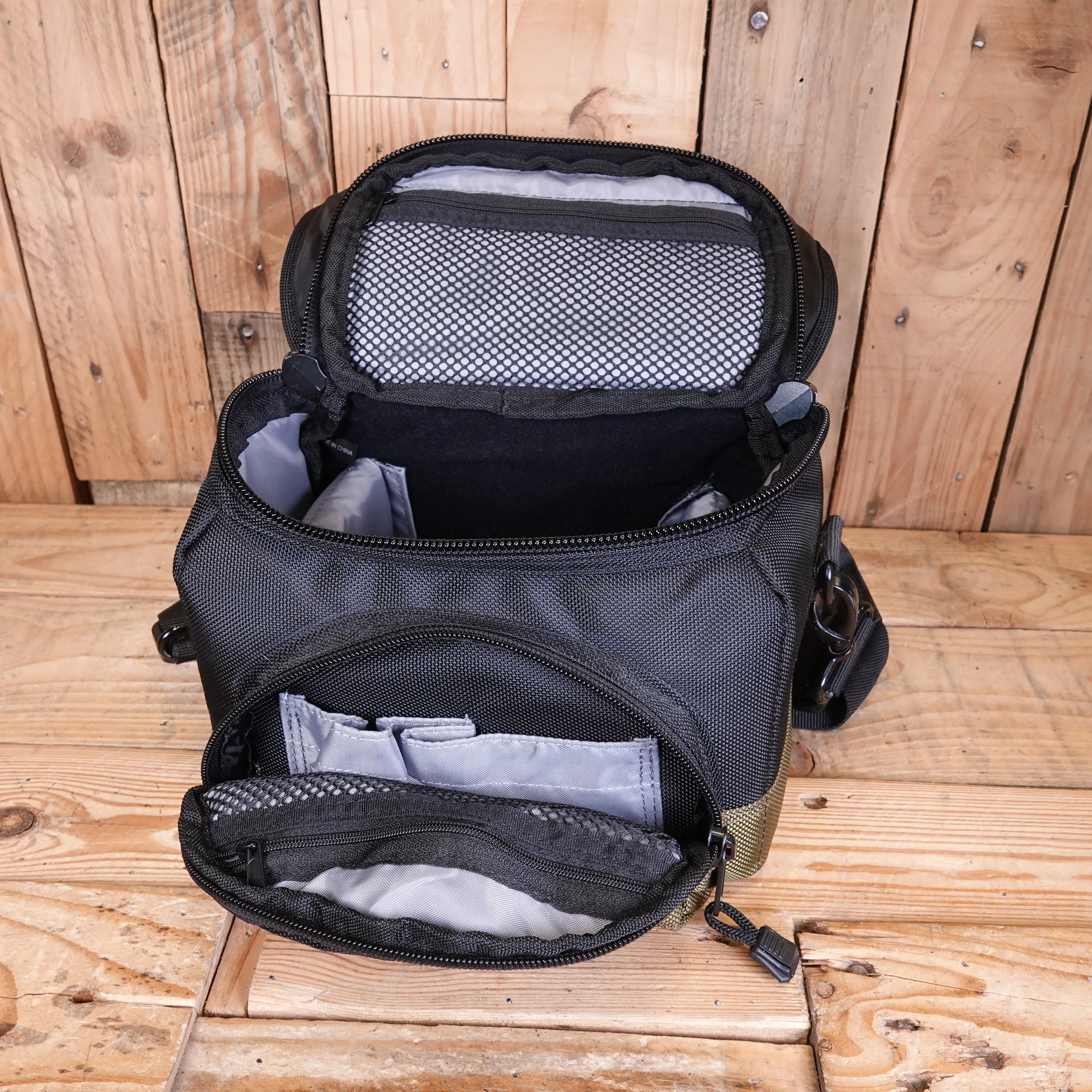 Used Canon 100EG Camera Holdall Shoulder Bag