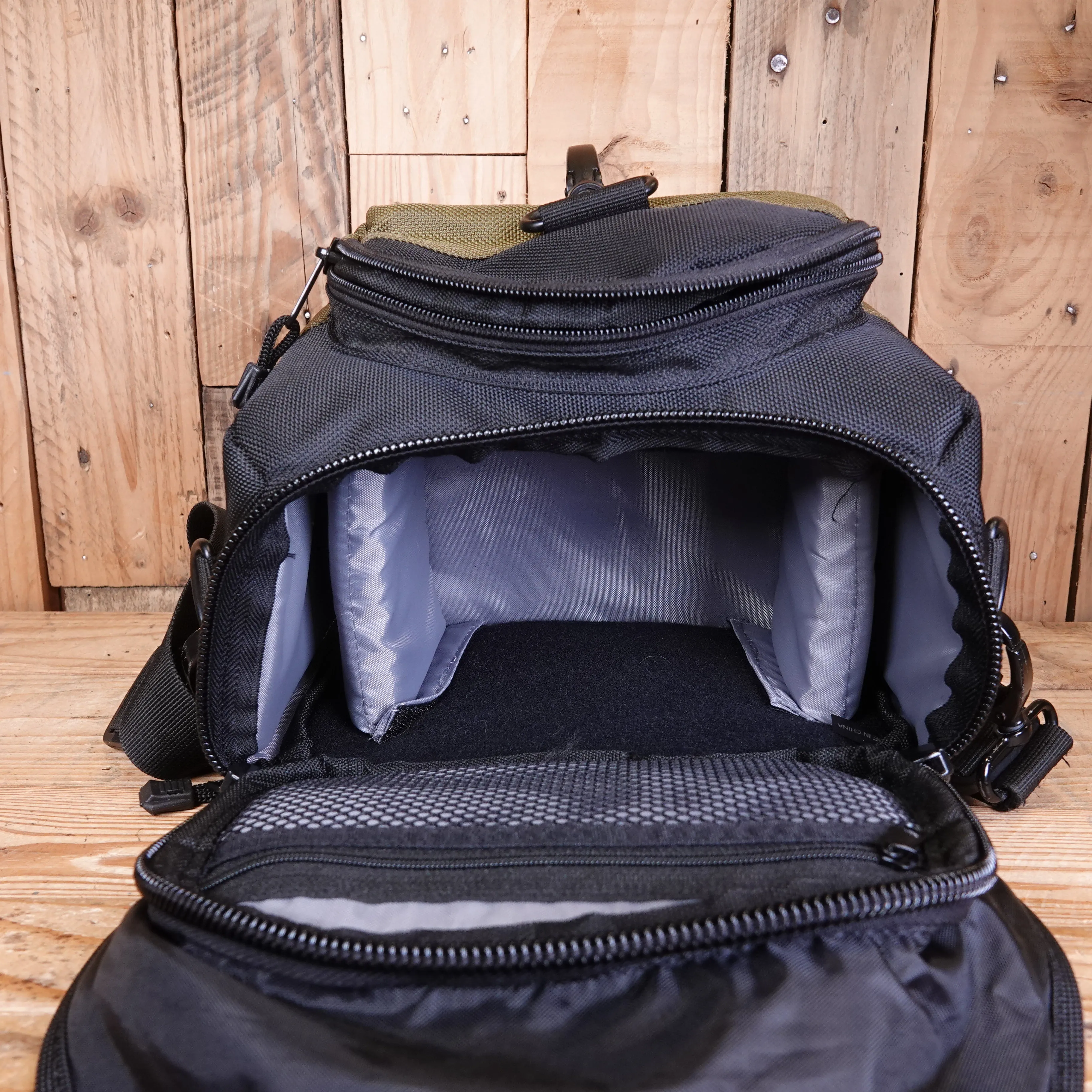 Used Canon 100EG Camera Holdall Shoulder Bag