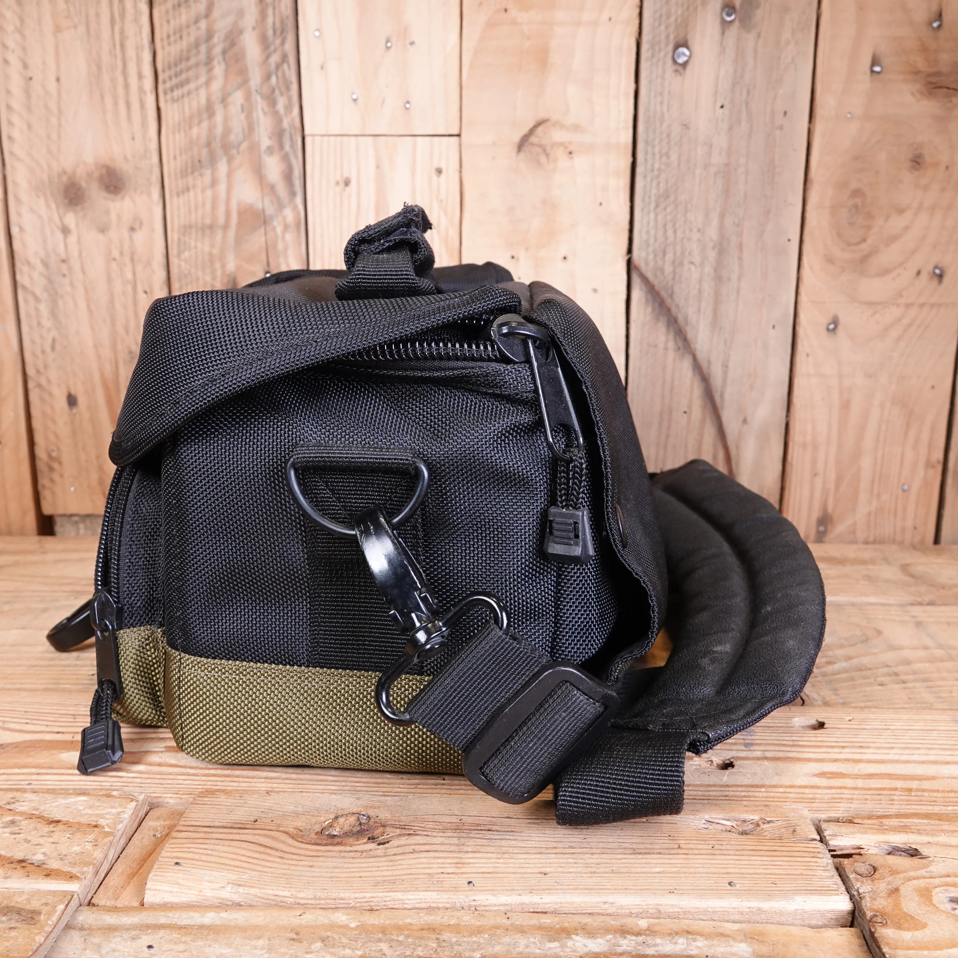 Used Canon 100EG Camera Holdall Shoulder Bag