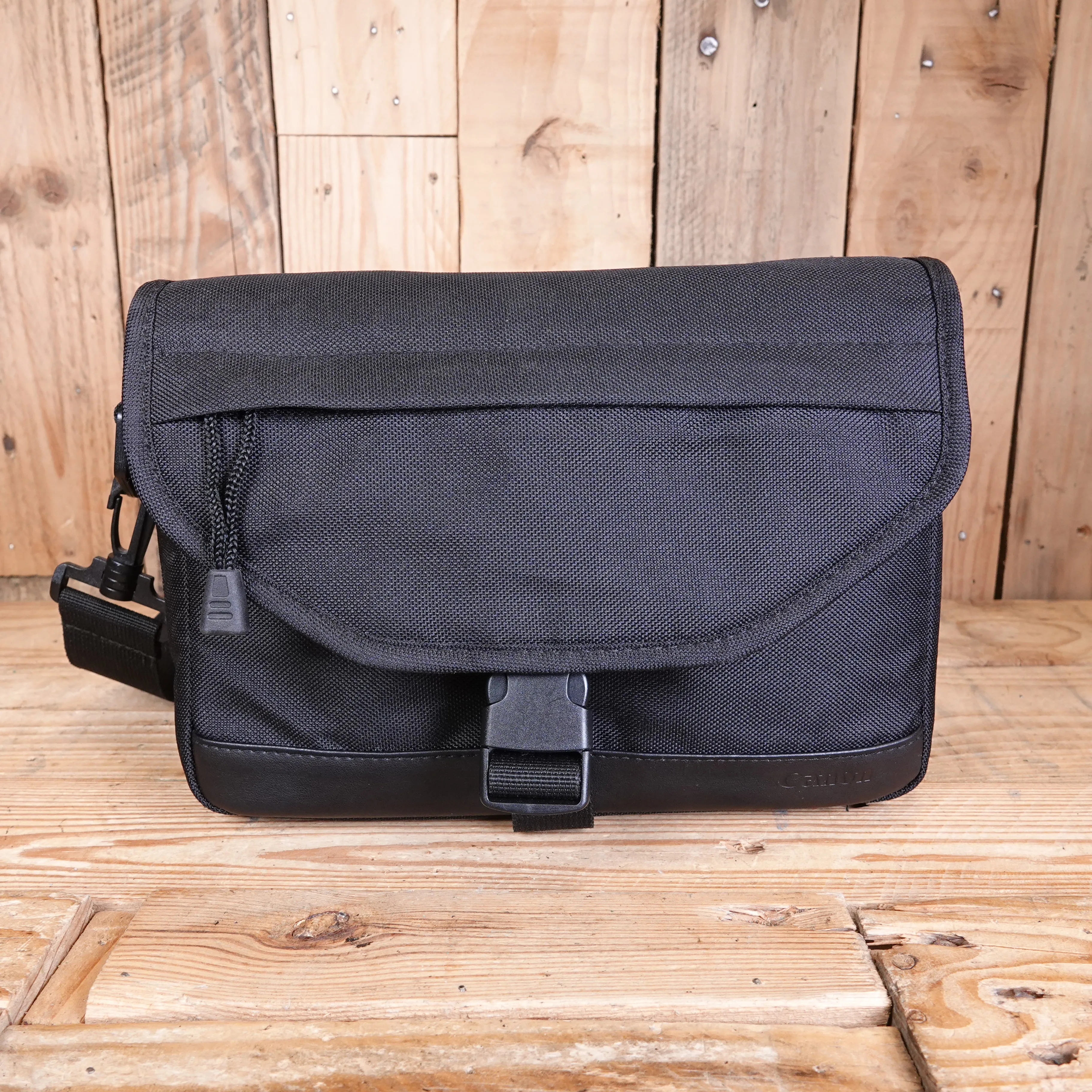 Used Canon SB130 Shoulder Bag