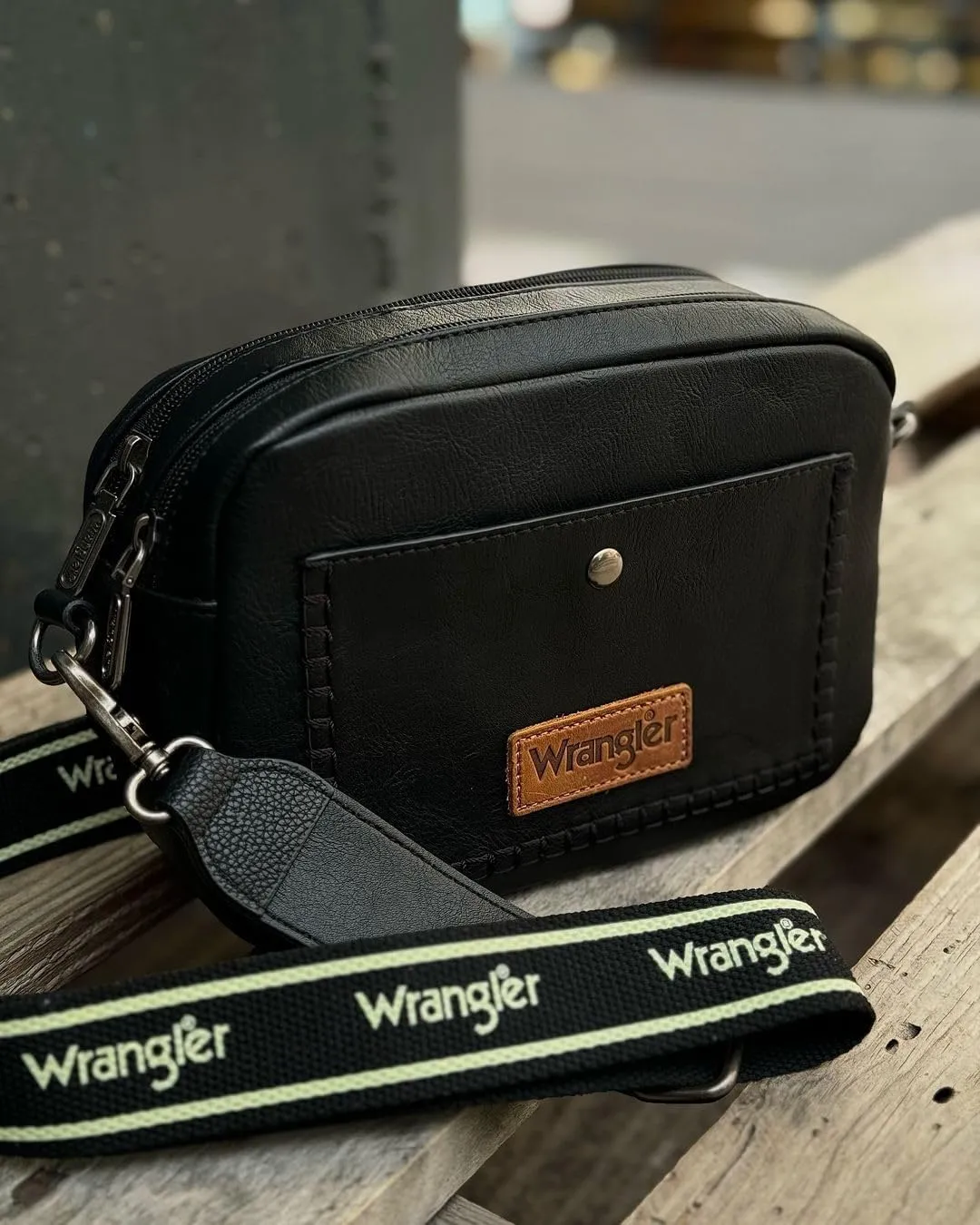 Wrangler Crossbody Purses for Women Trendy Camera Snapshot Bag with Wide Strap